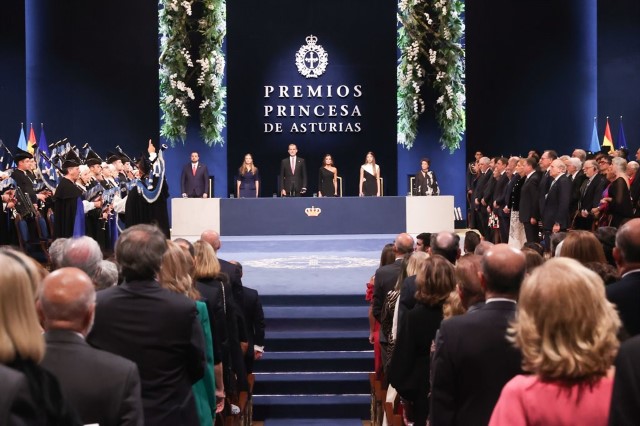 El Presidente del TC asiste a la ceremonia de entrega de los Premios Princesa de Asturias